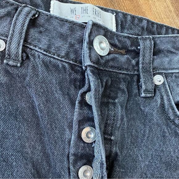 Free People We The Free Denim Skirt Raw Hem Button Fly Front Faded Black Size 26 - Picture 4 of 4